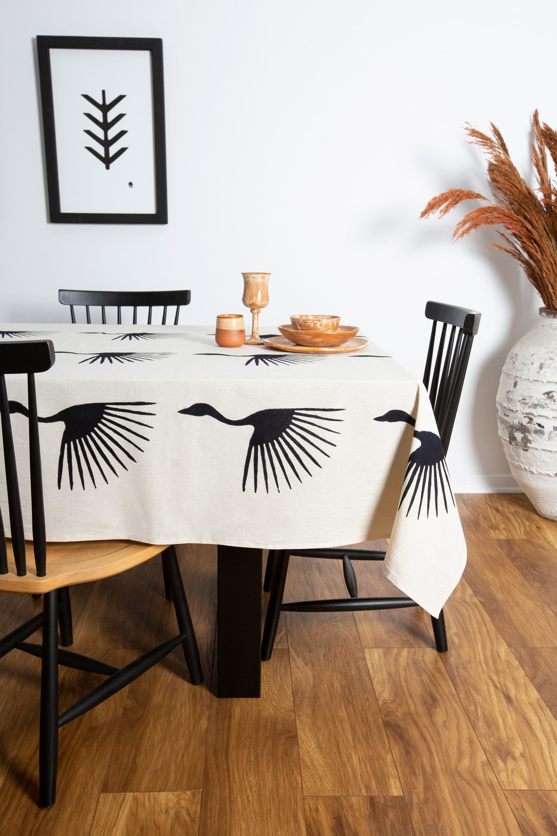 Stork Patterned Lithograph Table Cloth (Rectangle)