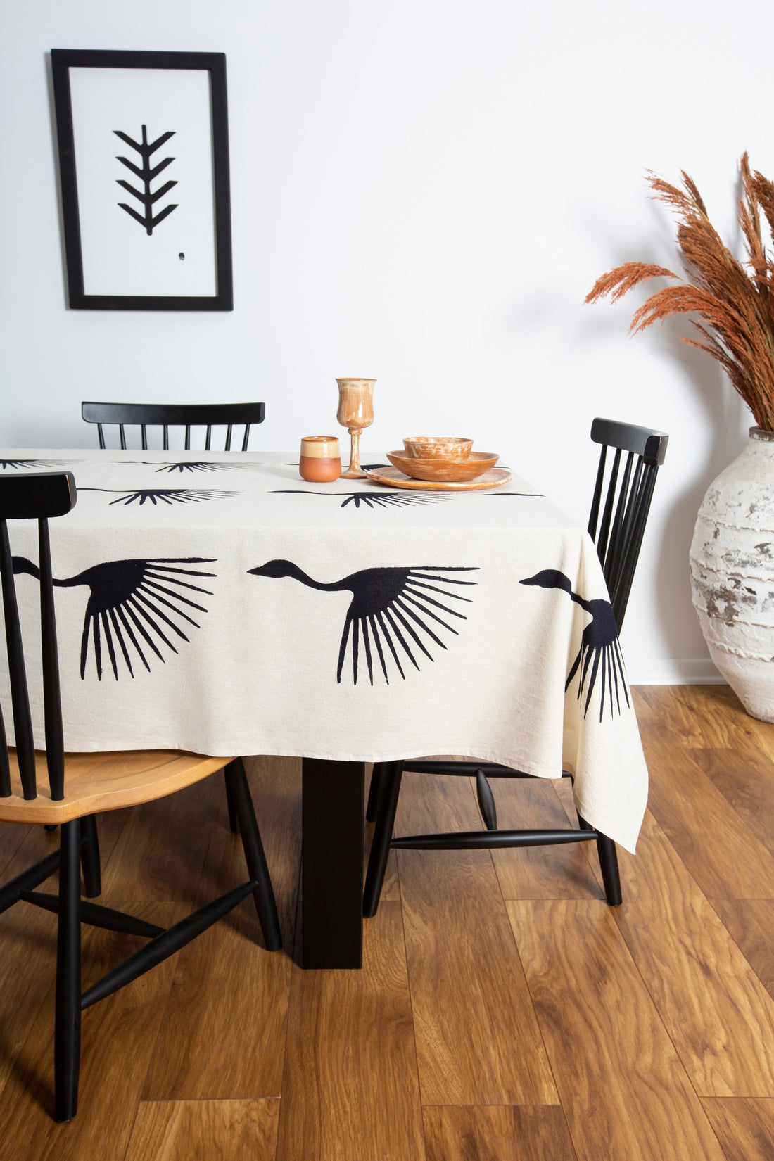 Stork Patterned Lithography Table Cloth (Square)
